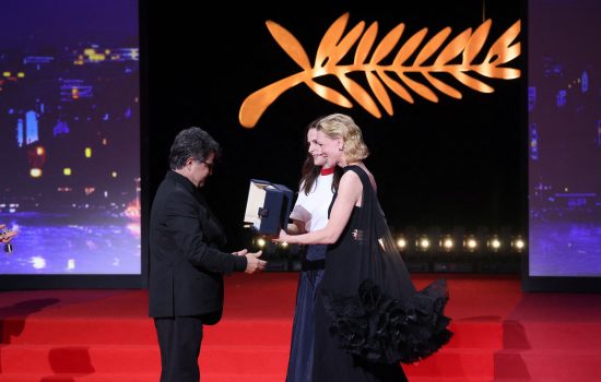 Cate Blanchett presents 2025 Festival de Cannes Palme d’Or to Jafar Panahi